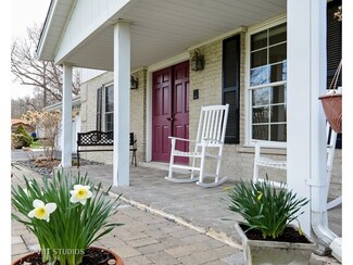 22900 Oakland Dr, Steger, IL 60475
