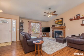 217 8th Ave, Hampton, IL 61256