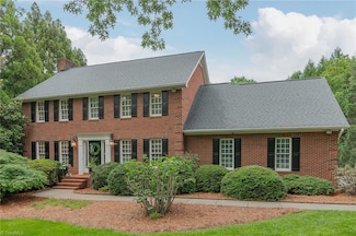 5565 Long Walk Dr, Kernersville, NC 27284