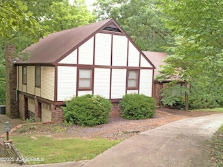 909 Primrose Ln, Jefferson City, MO 65109