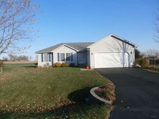 204 Windmill Dr, Rochelle, IL 61068