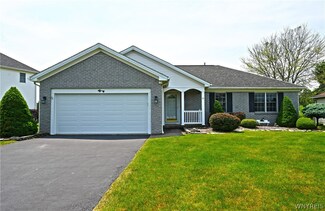 13 Summerfield Dr, Lancaster, NY 14086