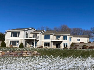 303 Inverness Terrace Ct Unit 2, Baraboo, WI 53913