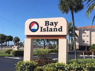 7625 Sun Island Dr S Unit 202, South Pasadena, FL 33707