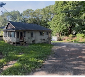 8 Robertson Dr, Shrewsbury, MA 01545