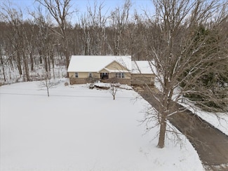 56210 11 Mile Rd, New Hudson, MI 48165