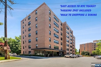 2352 Linwood Ave Unit 4D, Fort Lee, NJ 07024
