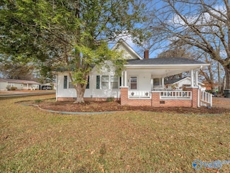 112 W Cherry St, Scottsboro, AL 35768