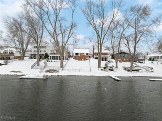 5514 N Island Dr NW, Canton, OH 44718