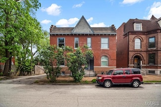 3248 California Ave, Saint Louis, MO 63118