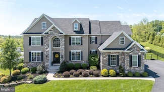 5392 Loux Dr, Doylestown, PA 18902