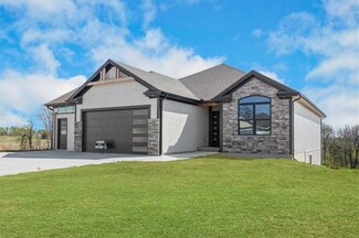 509 Whitetail Ct, Smithville, MO 64089