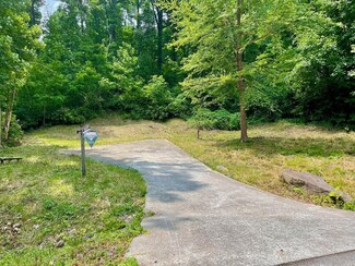 544 Wiley Oakley Dr, Gatlinburg, TN 37738