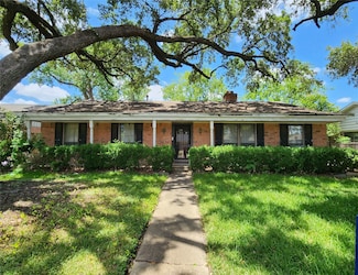 7718 Romney Rd, Houston, TX 77036