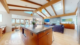 3205 Bayview Dr Unit 4-3206, Manhattan Beach, CA 90266