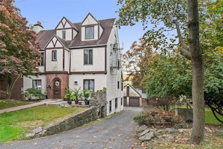 35 Lester Place, Larchmont, NY 10538