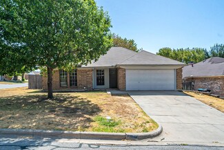 10801 Tall Oak Dr, Fort Worth, TX 76108