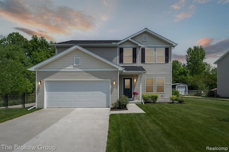 9211 Hawthorn Dr, Davison, MI 48423