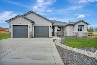 1410 Ridge Dr, Redding, CA 96001