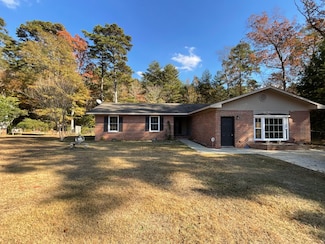 233 Gill Dr, Ozark, AL 36360