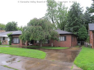 1420 Sattes Cir, Nitro, WV 25143