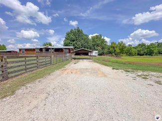 170 County Road 3310, de Kalb, TX 75559