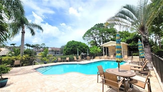 622 Wiggins Bay Dr Unit C-22, Naples, FL 34110