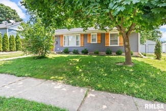 460 S Prospect St, Waverly, IL 62692