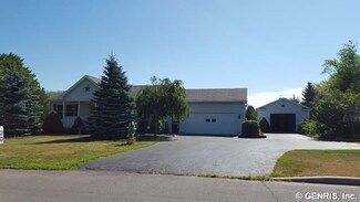 65 S Vernon St, Middleport, NY 14105