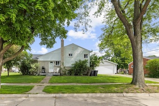 8912 Hubbard St, Livonia, MI 48150