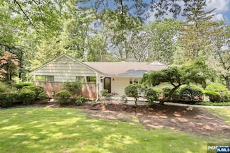 5 Brookview Terrace, Hillsdale, NJ 07642