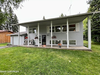 910 Southampton Dr, Anchorage, AK 99503