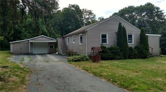 4247 Hollow Rd, New Castle, PA 16101