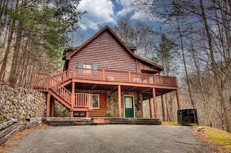 1509 Silver Poplar Ln, Sevierville, TN 37876