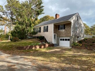 15 Laurie Ln, Harwich Port, MA 02646