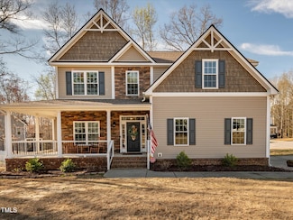 424 Hocutt Farm Dr, Clayton, NC 27527