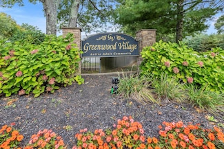 21 Limetree Dr, Manorville, NY 11949