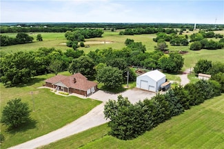 23276 Evans Rd, Tonganoxie, KS 66086