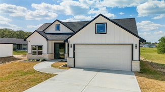 42 Meadow Lake Dr, Trinity, TX 75862