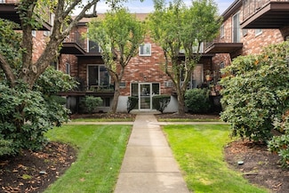 21 Westgate Rd Unit 6, West Roxbury, MA 02132