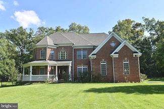 12511 Rochester Dr, Fairfax, VA 22030