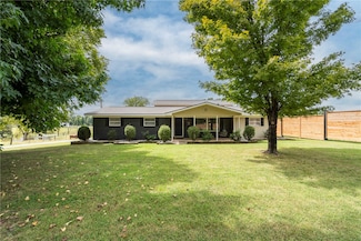 13693 N Mount Pleasant Rd, Gravette, AR 72736