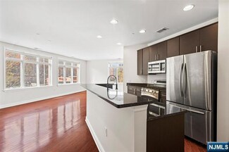 7400 River Rd Unit 329, North Bergen, NJ 07047