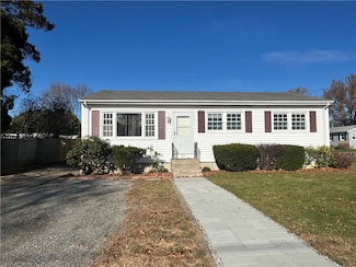 65 Ingalls St, Warwick, RI 02889