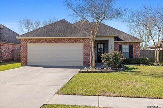 2255 Woodland Ct, Port Allen, LA 70767