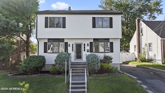 14 Grant St, Sewaren, NJ 07077