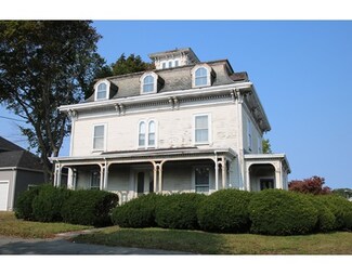 63 Chestnut St, Saugus, MA 01906