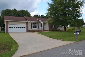 1006 Atherstone St NW, Conover, NC 28613