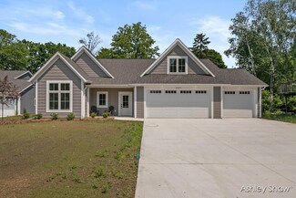 1457 Maplewood Dr Unit 1, Georgetown Township, MI 49428
