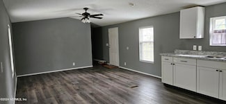 1570 Bluejay Dr, Middleburg, FL 32068